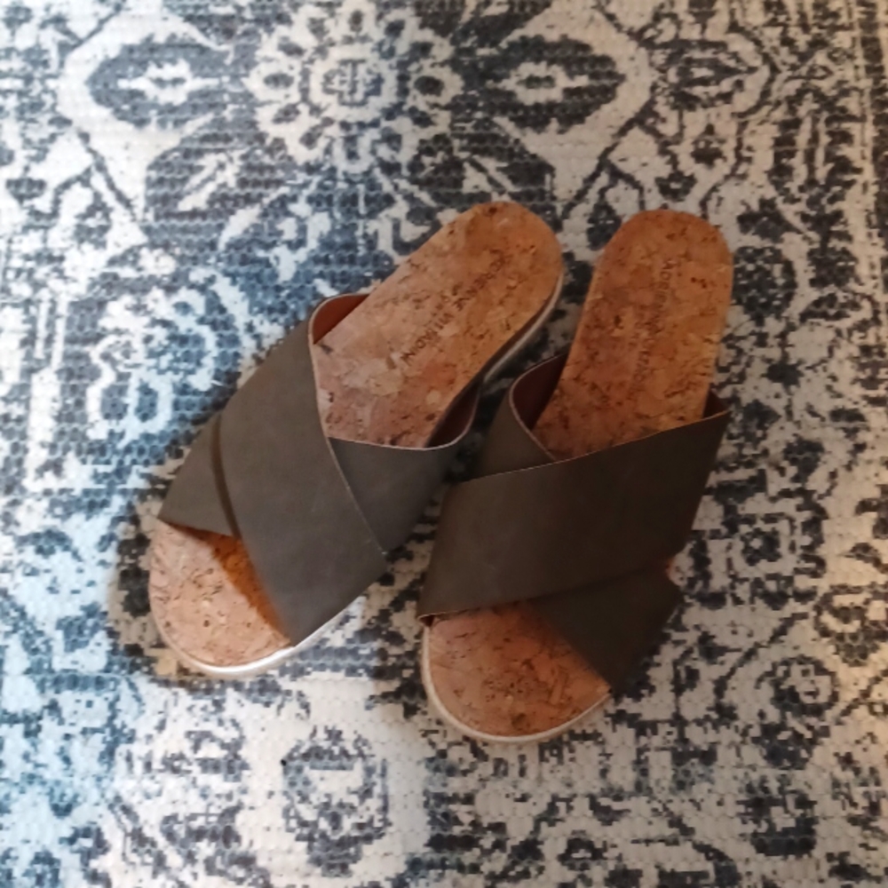 Adrienne Vittadini Slip on Sandle